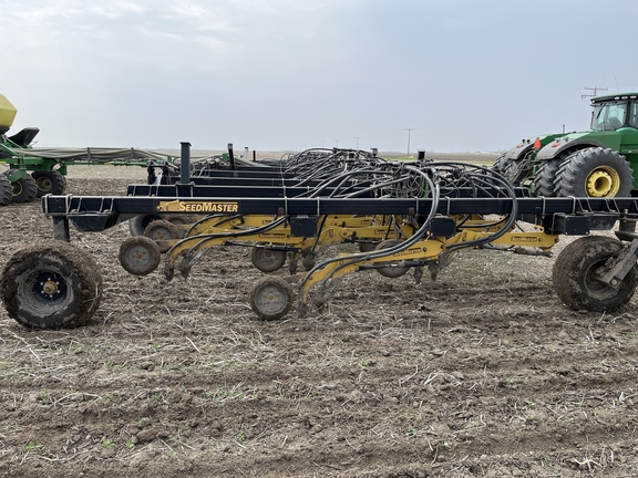 2007 Seed Master 7212 W/1910 Air Seeder