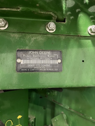2015 John Deere S690 Combine