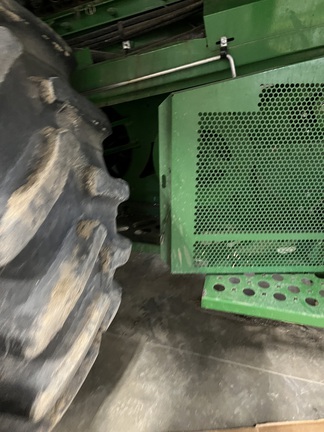 2015 John Deere S690 Combine