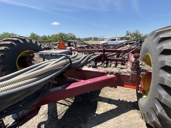 2013 Seed Hawk 84-12 W/800 Air Seeder