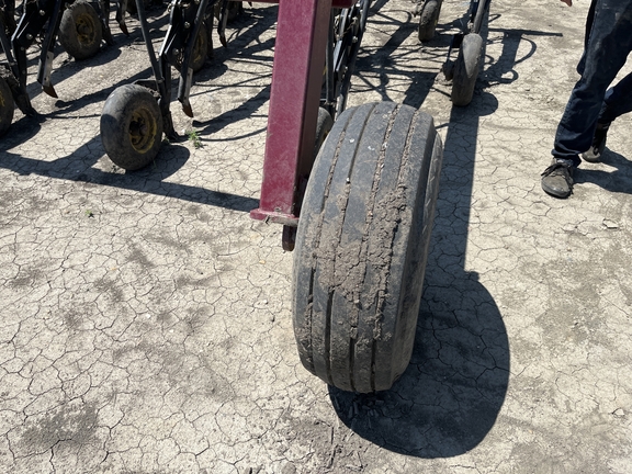 2013 Seed Hawk 84-12 W/800 Air Seeder