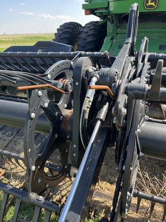 2018 MacDon FD140 Header Combine