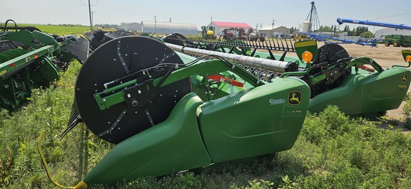 2017 John Deere 645FD Header Combine