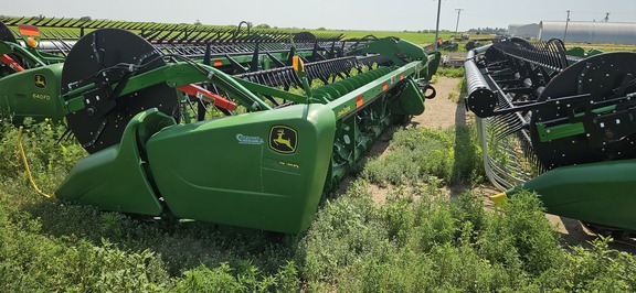 2017 John Deere 645FD Header Combine