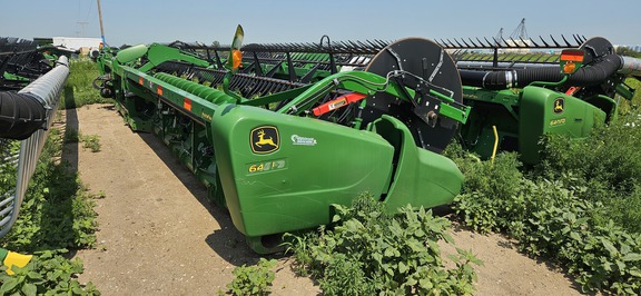 2017 John Deere 645FD Header Combine