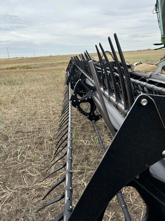 2009 MacDon FD70-35 Header Combine