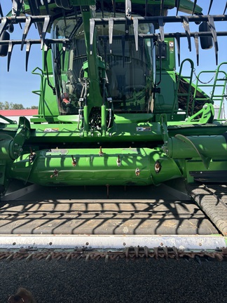 2022 John Deere HD45F Header Combine