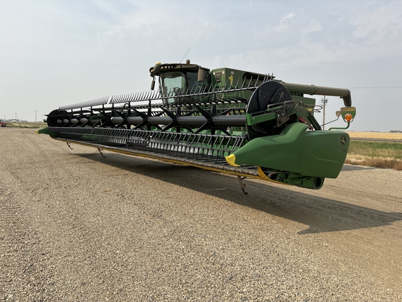 2018 John Deere 645FD Header Combine