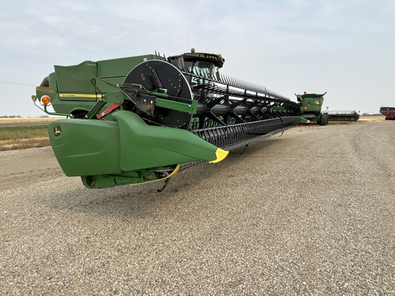 2018 John Deere 645FD Header Combine