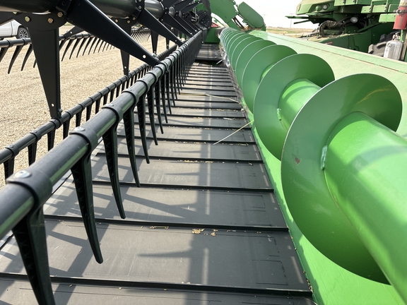 2018 John Deere 645FD Header Combine