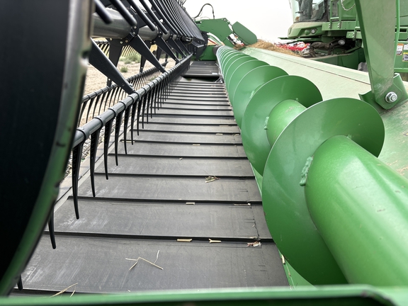 2018 John Deere 645FD Header Combine