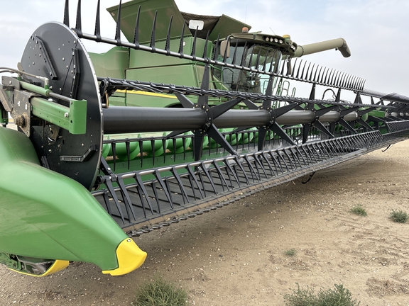 2018 John Deere 645FD Header Combine