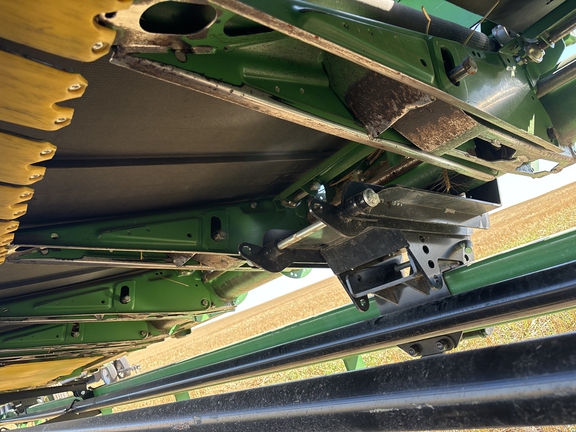 2017 John Deere 645FD Header Combine