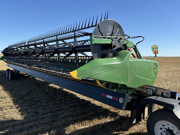 2017 John Deere 645FD Header Combine