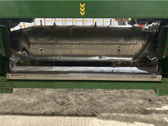 2022 John Deere HD40R Header Combine