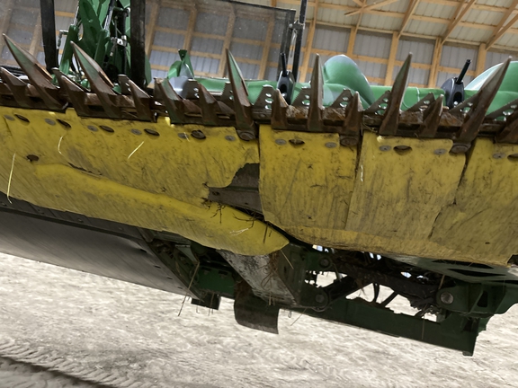 2022 John Deere HD40R Header Combine