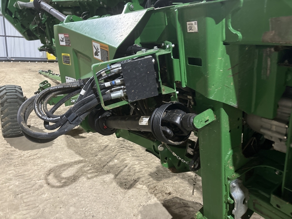 2022 John Deere HD40R Header Combine