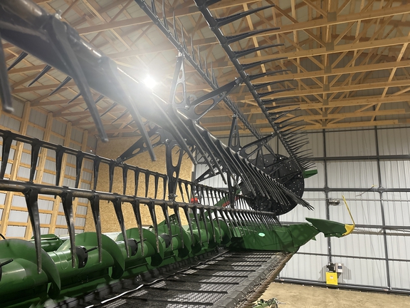 2022 John Deere HD40R Header Combine