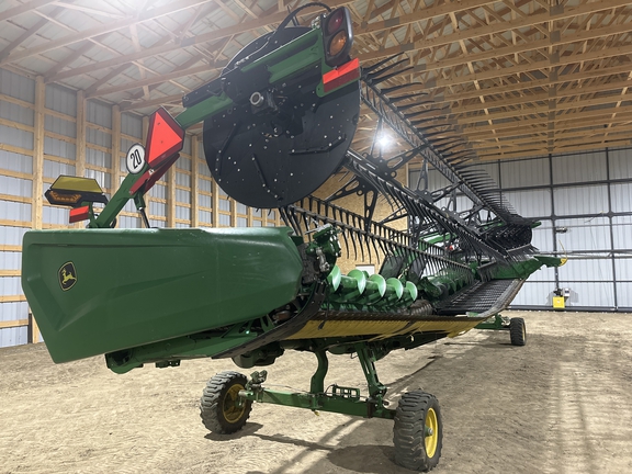 2022 John Deere HD40R Header Combine