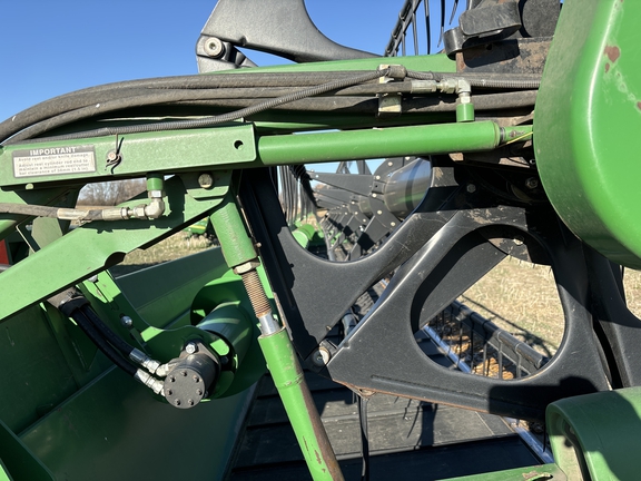 2006 John Deere 936D Header Combine