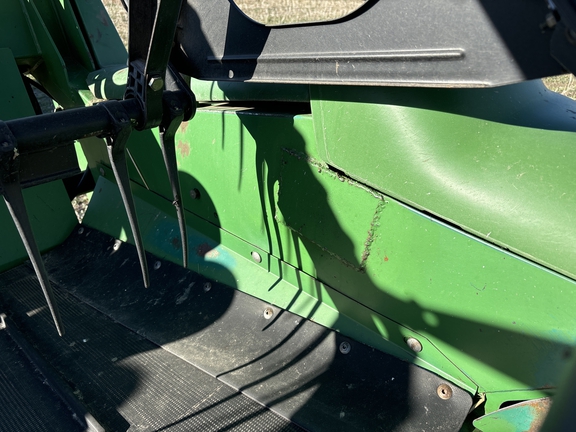 2006 John Deere 936D Header Combine