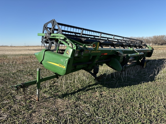 2007 John Deere 936D Header Combine