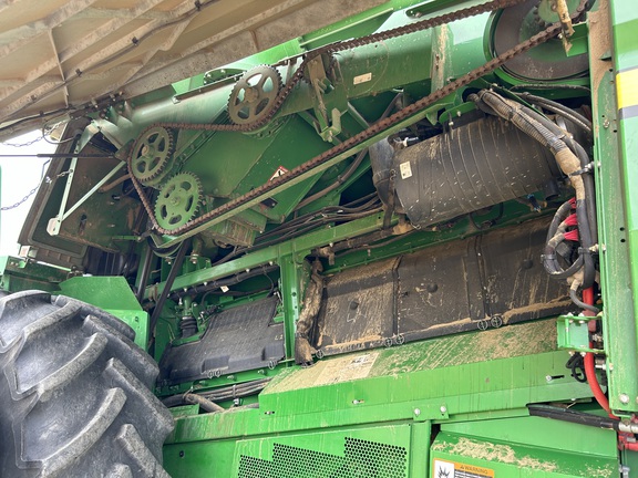 2017 John Deere S690 Combine