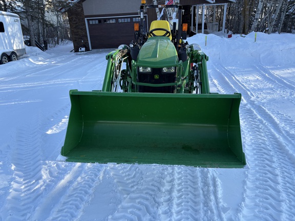 2018 John Deere 2025R Tractor Compact