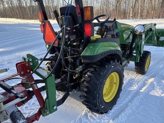 2018 John Deere 2025R Tractor Compact