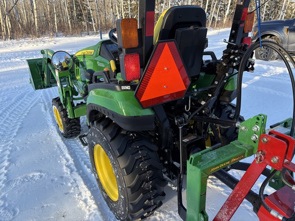 2018 John Deere 2025R Tractor Compact