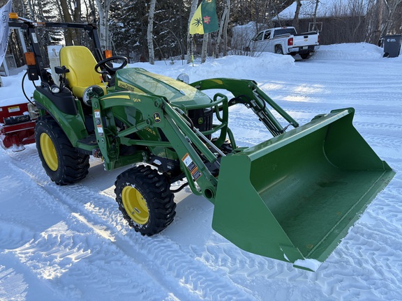 2018 John Deere 2025R Tractor Compact