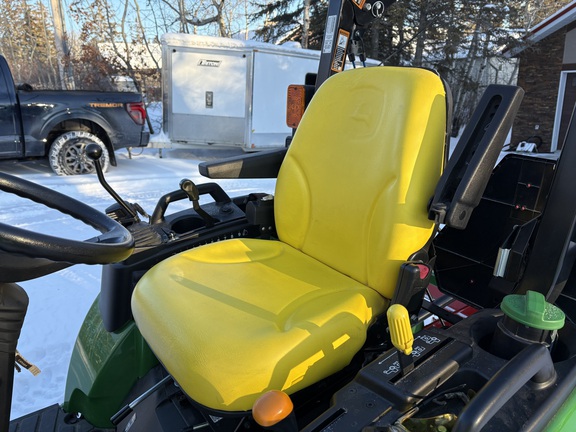 2018 John Deere 2025R Tractor Compact