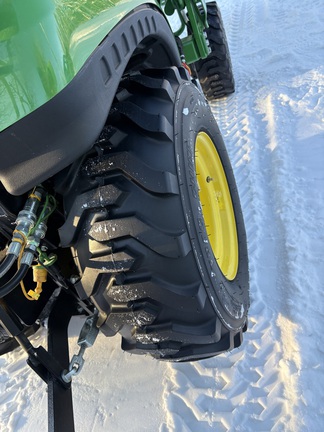 2018 John Deere 2025R Tractor Compact