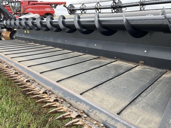 2021 MacDon FD140 Header Combine