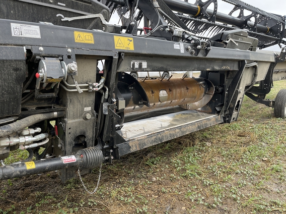 2021 MacDon FD140 Header Combine