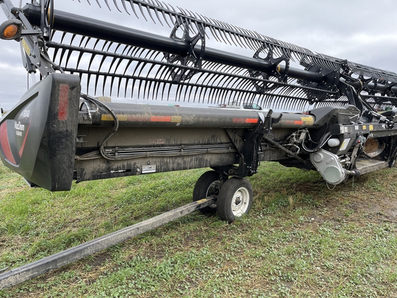 2021 MacDon FD140 Header Combine