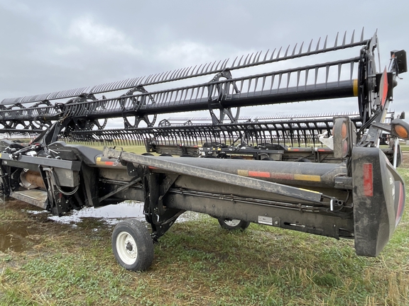 2021 MacDon FD140 Header Combine