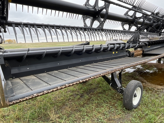 2021 MacDon FD140 Header Combine