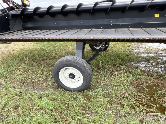 2021 MacDon FD140 Header Combine