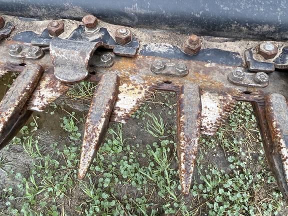 2021 MacDon FD140 Header Combine