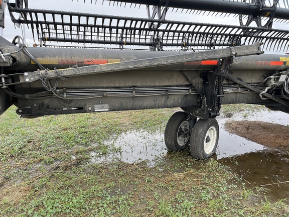 2021 MacDon FD140 Header Combine