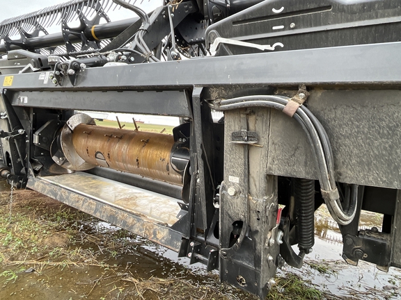 2021 MacDon FD140 Header Combine