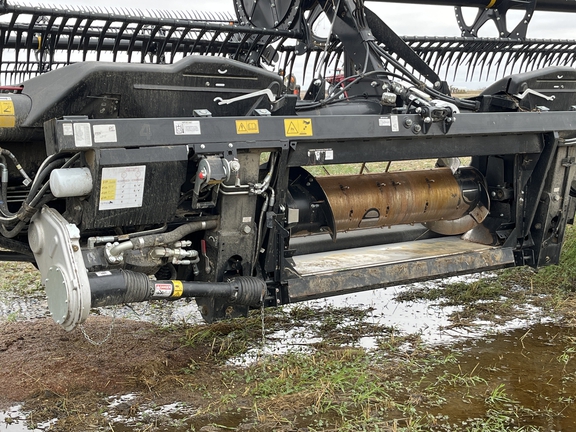 2021 MacDon FD140 Header Combine