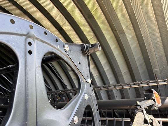 2016 MacDon FD75-40 Header Combine