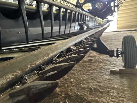 2016 MacDon FD75-40 Header Combine