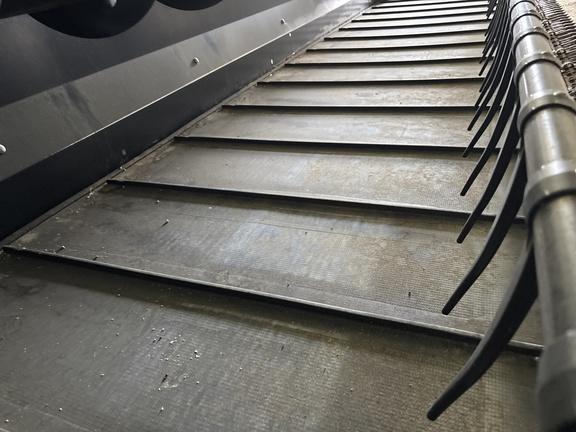 2016 MacDon FD75-40 Header Combine