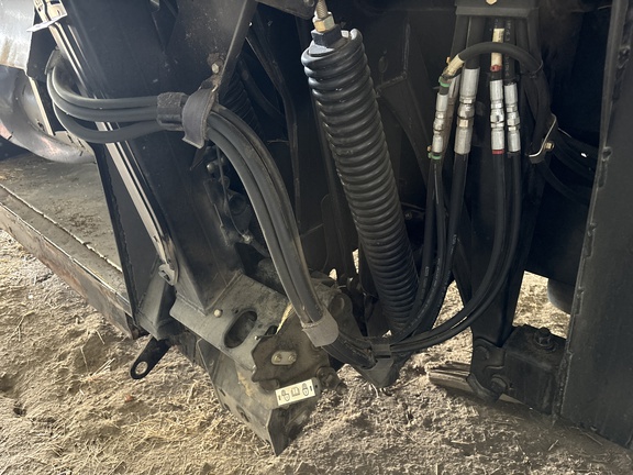 2016 MacDon FD75-40 Header Combine