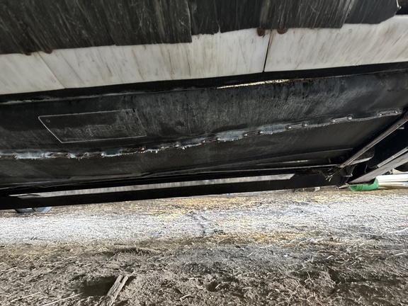 2016 MacDon FD75-40 Header Combine