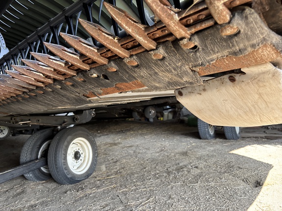 2016 MacDon FD75-40 Header Combine