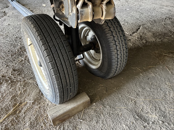 2016 MacDon FD75-40 Header Combine